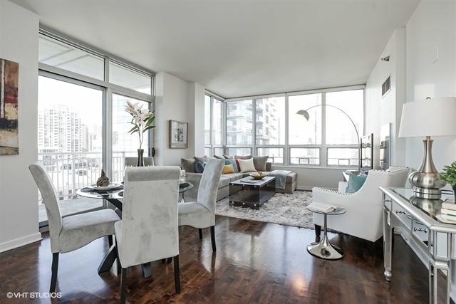 330 W GRAND Avenue 2106
