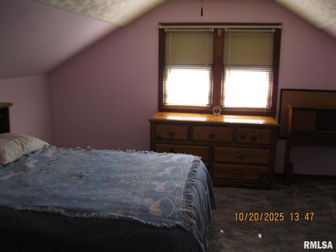 Tiny photo for 414 N 3RD Avenue, Clinton, IA 52732 (MLS # QC4268573)