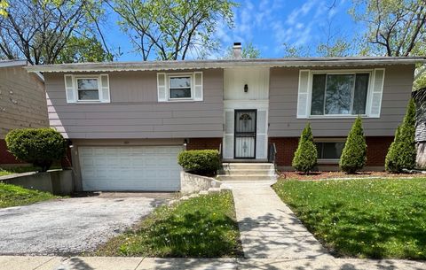 Photo of 3500 Maple Lane, Hazel Crest, IL 60429 (MLS # 12356608)