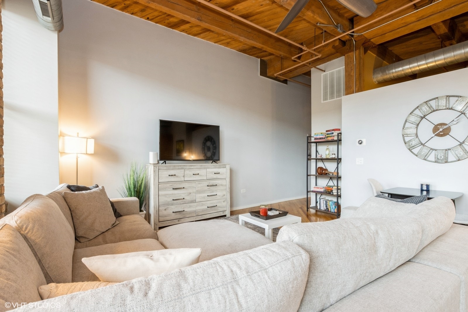 1040 W Adams Street 406