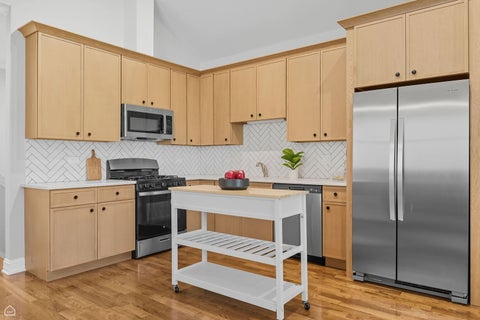 Tiny photo for 555 N Springfield Avenue, Chicago, IL 60624 (MLS # 12681912)