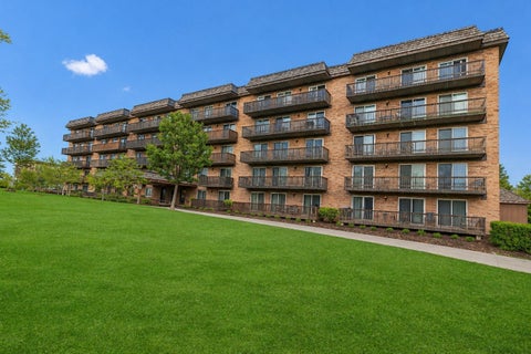 Tiny photo for 8025 Woodglen Lane #309, Downers Grove, IL 60516 (MLS # 12549427)