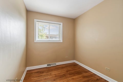 Tiny photo for 606 S Milwaukee Avenue #B, Libertyville, IL 60048 (MLS # 12776124)