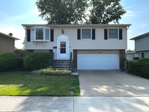 Photo of 16500 76th Avenue, Tinley Park, IL 60477 (MLS # 12547329)