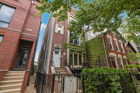 Photo of 945 N Honore Street #3, Chicago, IL 60622 (MLS # 12644973)