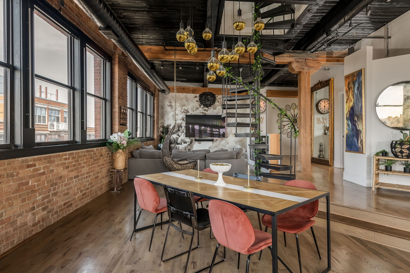 411 S Sangamon Street 8BC
