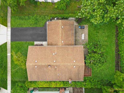 Tiny photo for 220 Osage Lane, Buffalo Grove, IL 60089 (MLS # 12517191)