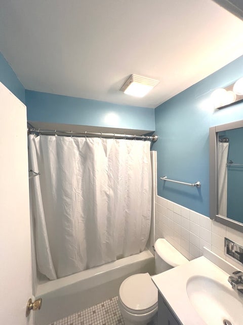 Tiny photo for 1227 S Harlem Avenue #210, Berwyn, IL 60402 (MLS # 12705373)