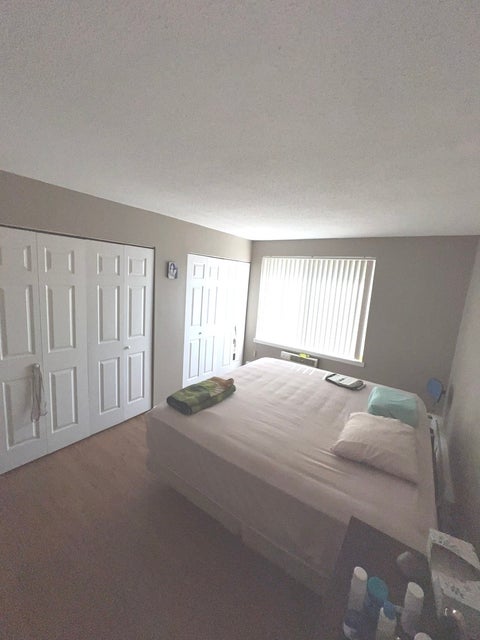 Tiny photo for 1227 S Harlem Avenue #210, Berwyn, IL 60402 (MLS # 12705373)