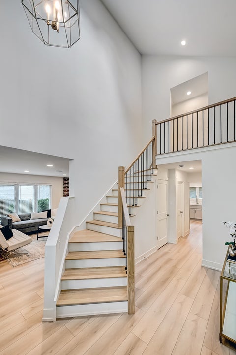 Tiny photo for 5615 S Elm Street, Hinsdale, IL 60521 (MLS # 12761730)