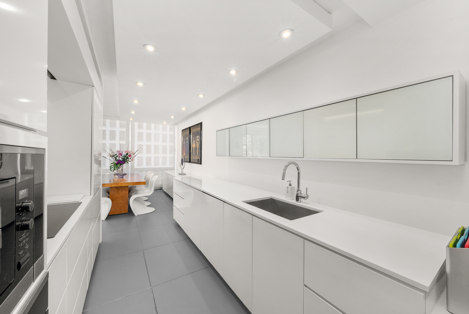 860 N LAKE SHORE Drive 8L