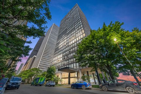Photo of 860 N LAKE SHORE Drive #8L, Chicago, IL 60611 (MLS # 12575077)
