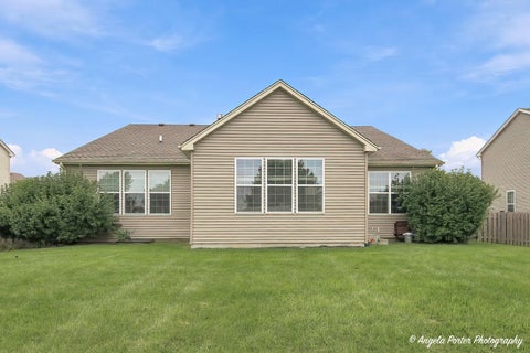 Tiny photo for 325 Tralee Lane, McHenry, IL 60050 (MLS # 12766202)