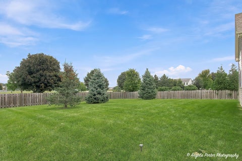 Tiny photo for 325 Tralee Lane, McHenry, IL 60050 (MLS # 12766202)