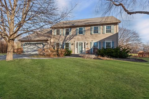Photo of 840 Mobile Court, Naperville, IL 60540 (MLS # 12588019)