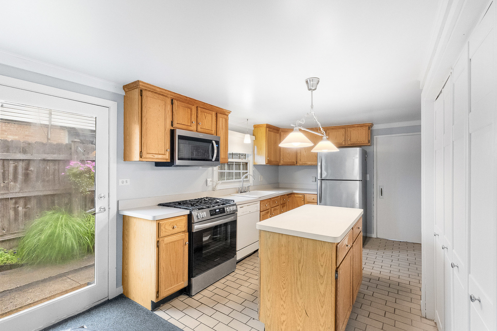 9965 Elm Circle Drive
