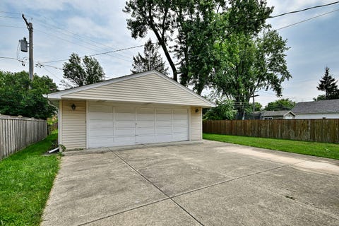 Tiny photo for 1705 S Ashland Avenue, Park Ridge, IL 60068 (MLS # 12731121)