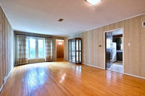 Tiny photo for 1705 S Ashland Avenue, Park Ridge, IL 60068 (MLS # 12731121)