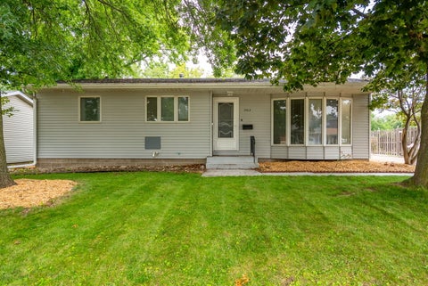 Photo of 3413 34th Avenue, Moline, IL 61265 (MLS # 12730170)