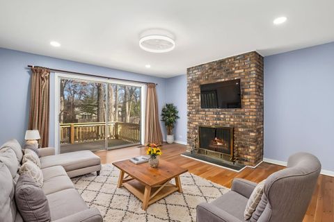 Tiny photo for 104 E Louis Avenue, Lake Forest, IL 60045 (MLS # 12599601)