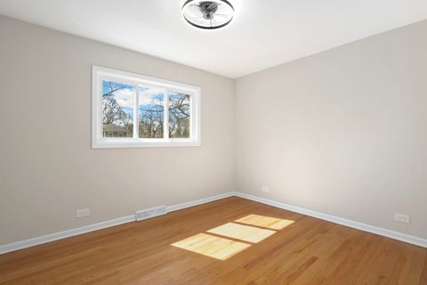 Tiny photo for 104 E Louis Avenue, Lake Forest, IL 60045 (MLS # 12599601)