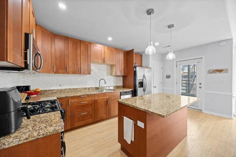 Tiny photo for 4405 S Lake Park Avenue #2, Chicago, IL 60653 (MLS # 12721672)