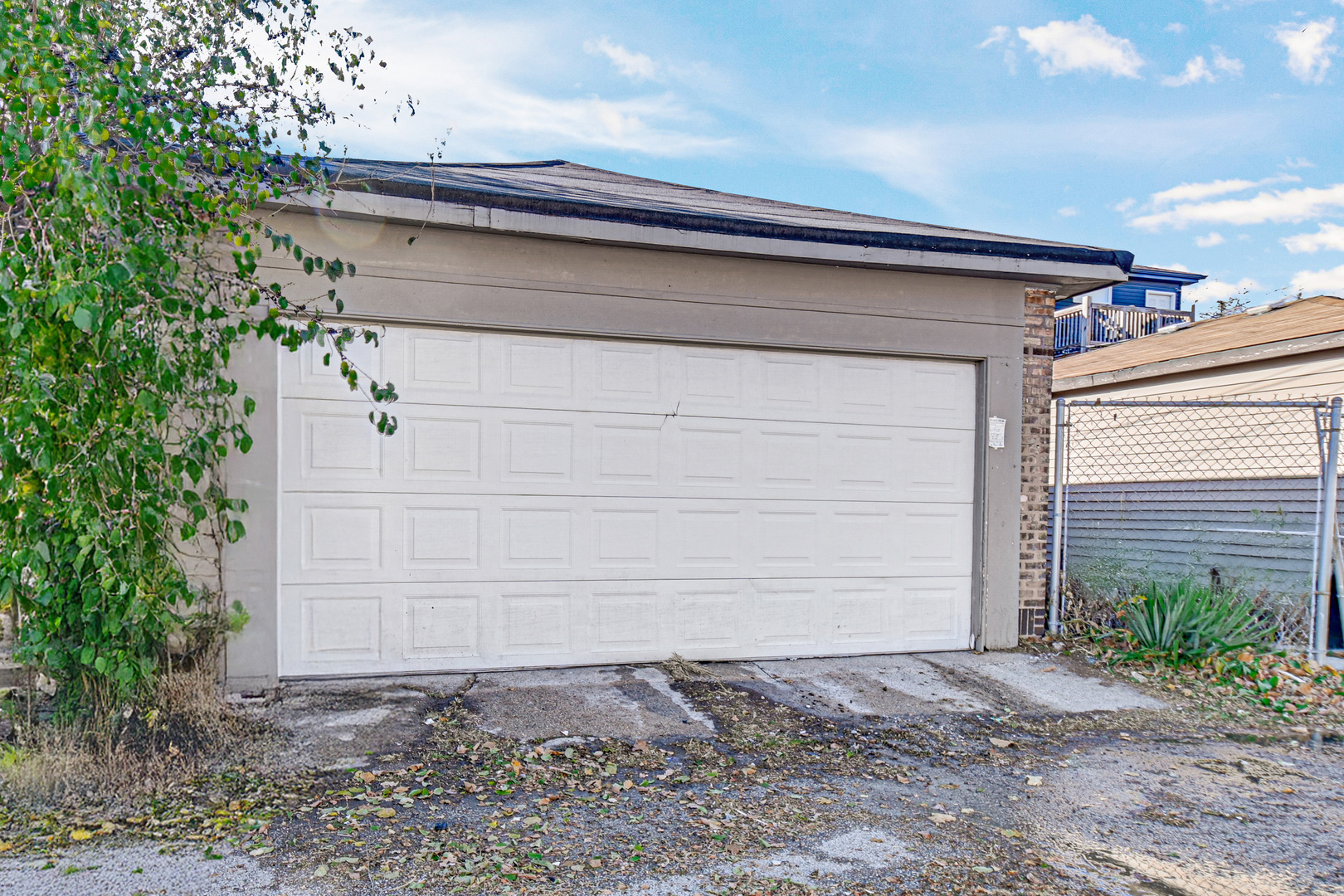 1651 N Mayfield Avenue