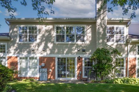 Tiny photo for 746 Old Checker Road, Buffalo Grove, IL 60089 (MLS # 12504482)