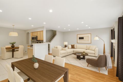 Tiny photo for 746 Old Checker Road, Buffalo Grove, IL 60089 (MLS # 12504482)