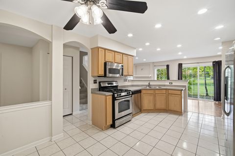 Tiny photo for 746 Old Checker Road, Buffalo Grove, IL 60089 (MLS # 12504482)