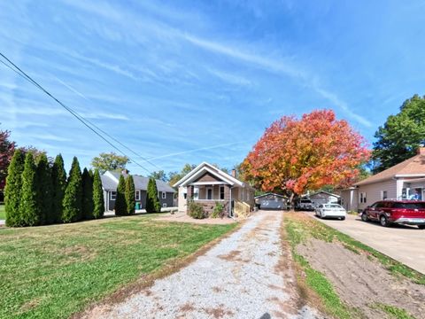 Tiny photo for 118 W 3rd Street, Streator, IL 61364 (MLS # 12503046)