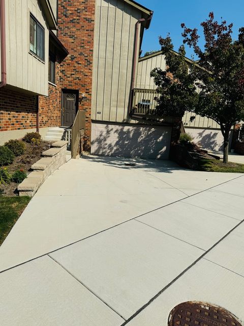 Tiny photo for 40 Portwine Road, Willowbrook, IL 60527 (MLS # 12430804)