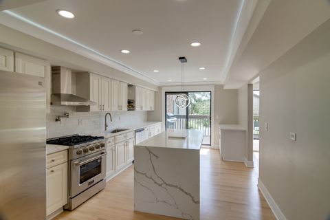 Tiny photo for 40 Portwine Road, Willowbrook, IL 60527 (MLS # 12430804)