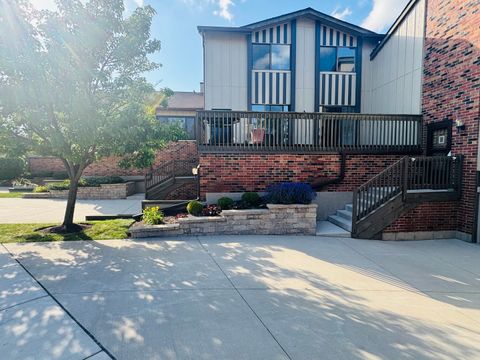 Tiny photo for 40 Portwine Road, Willowbrook, IL 60527 (MLS # 12430804)