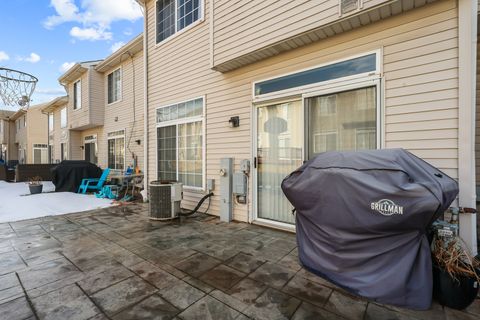 Tiny photo for 935 Viewpoint Drive, Lake In The Hills, IL 60156 (MLS # 12566960)