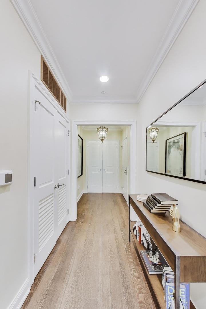 1035 N DEARBORN Street 14W, Chicago, IL, 60610 1 1035 N DEARBORN Street 14W