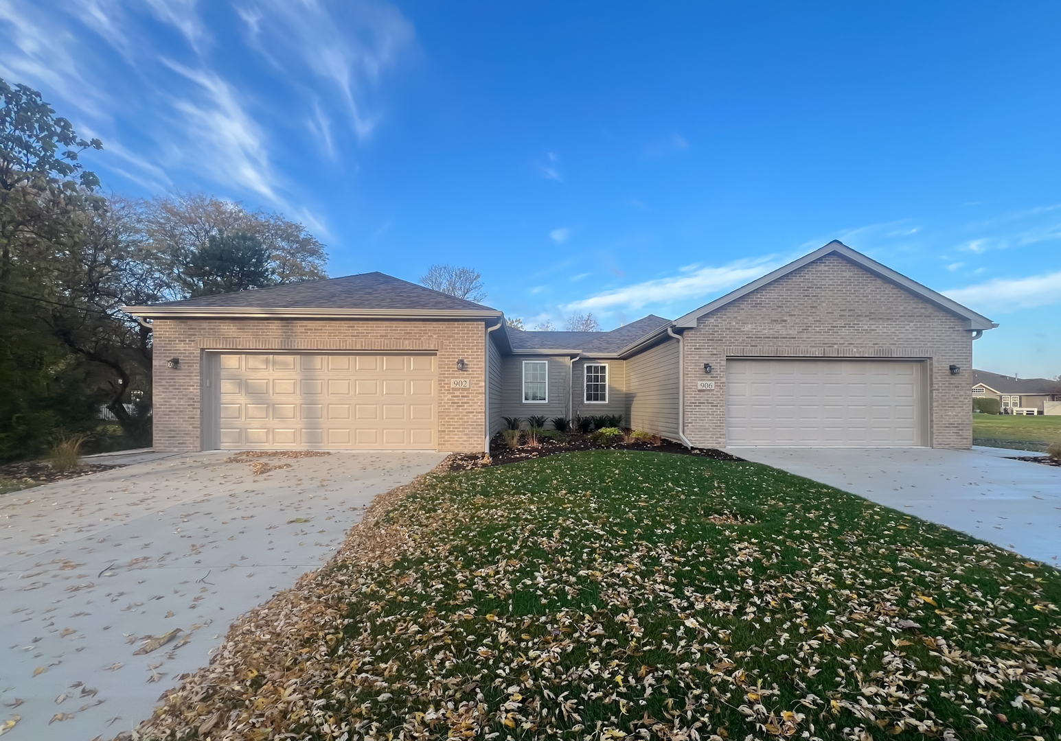 Beecher, Illinois 60401, United States, 2 Bedrooms Bedrooms, ,2 BathroomsBathrooms,Residential,Active,242737