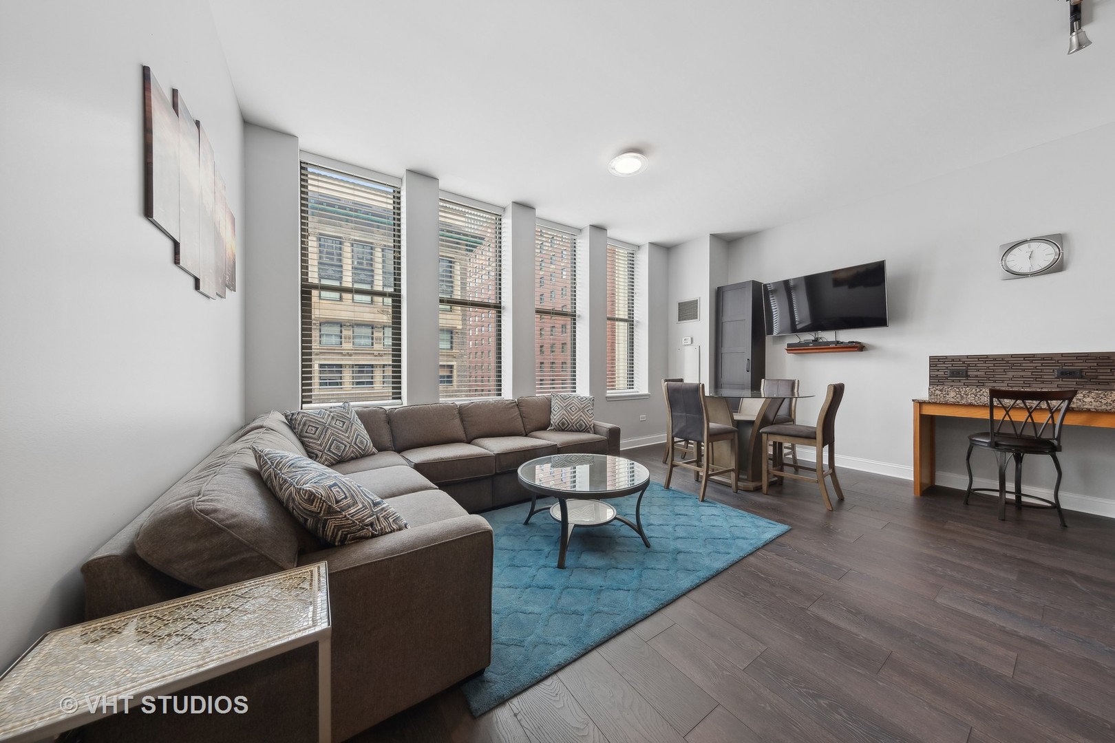 8 W Monroe Street 1205