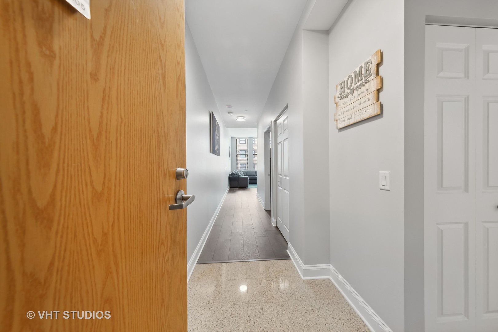 8 W Monroe Street 1205