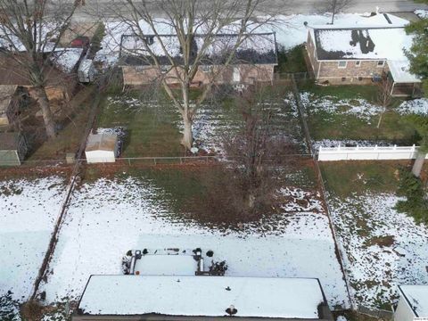 Tiny photo for 1603 Gary Grove Grv, Quincy, IL 62305 (MLS # 12530840)