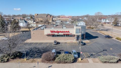 806 S 4th Street Clinton IA 52732