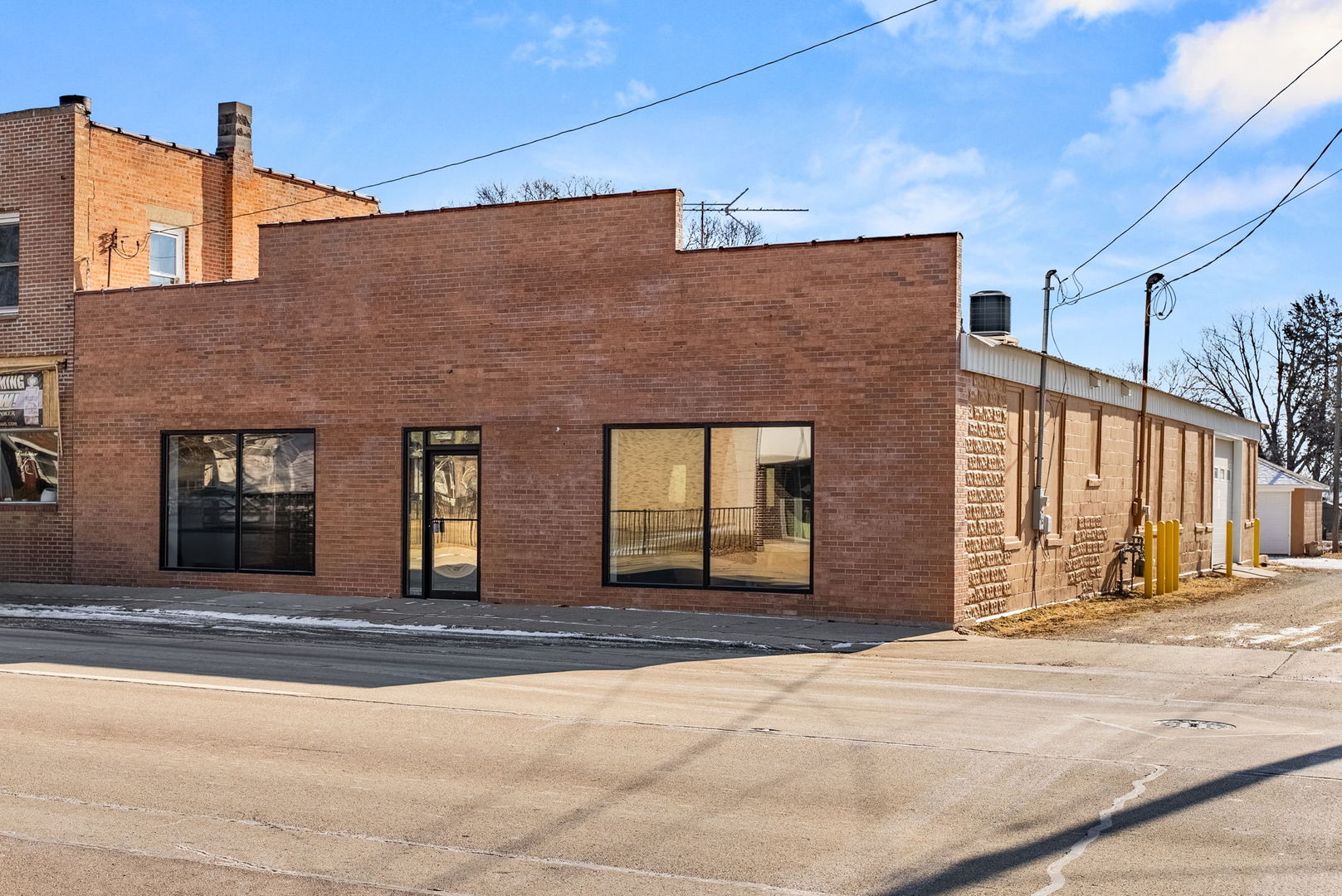 1207 E 4th Street