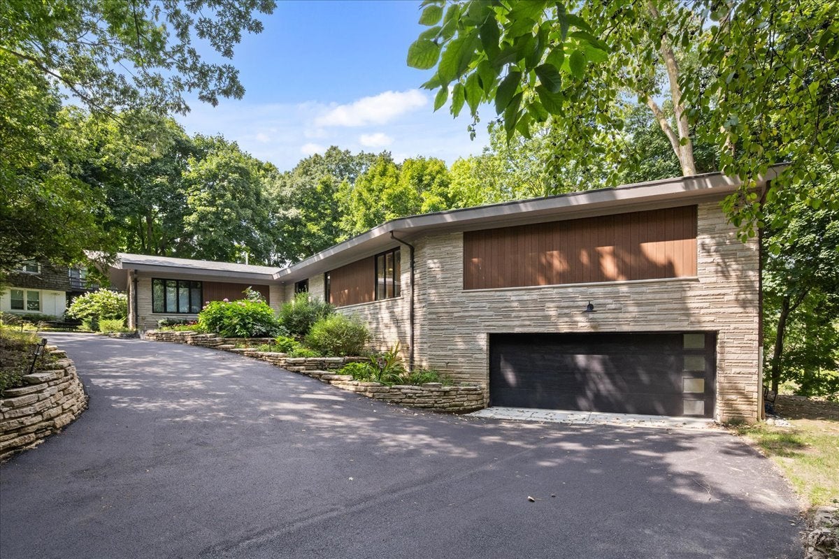 89 Cary Avenue