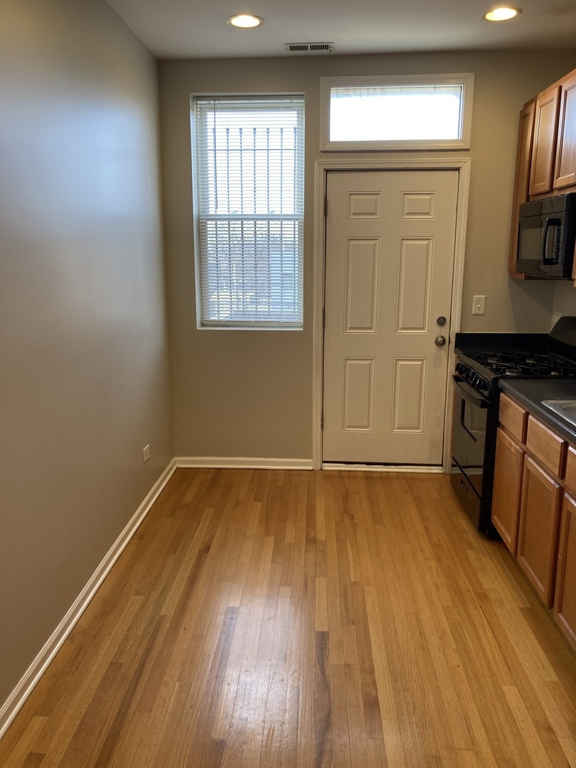 4042 S CALUMET Avenue 3S