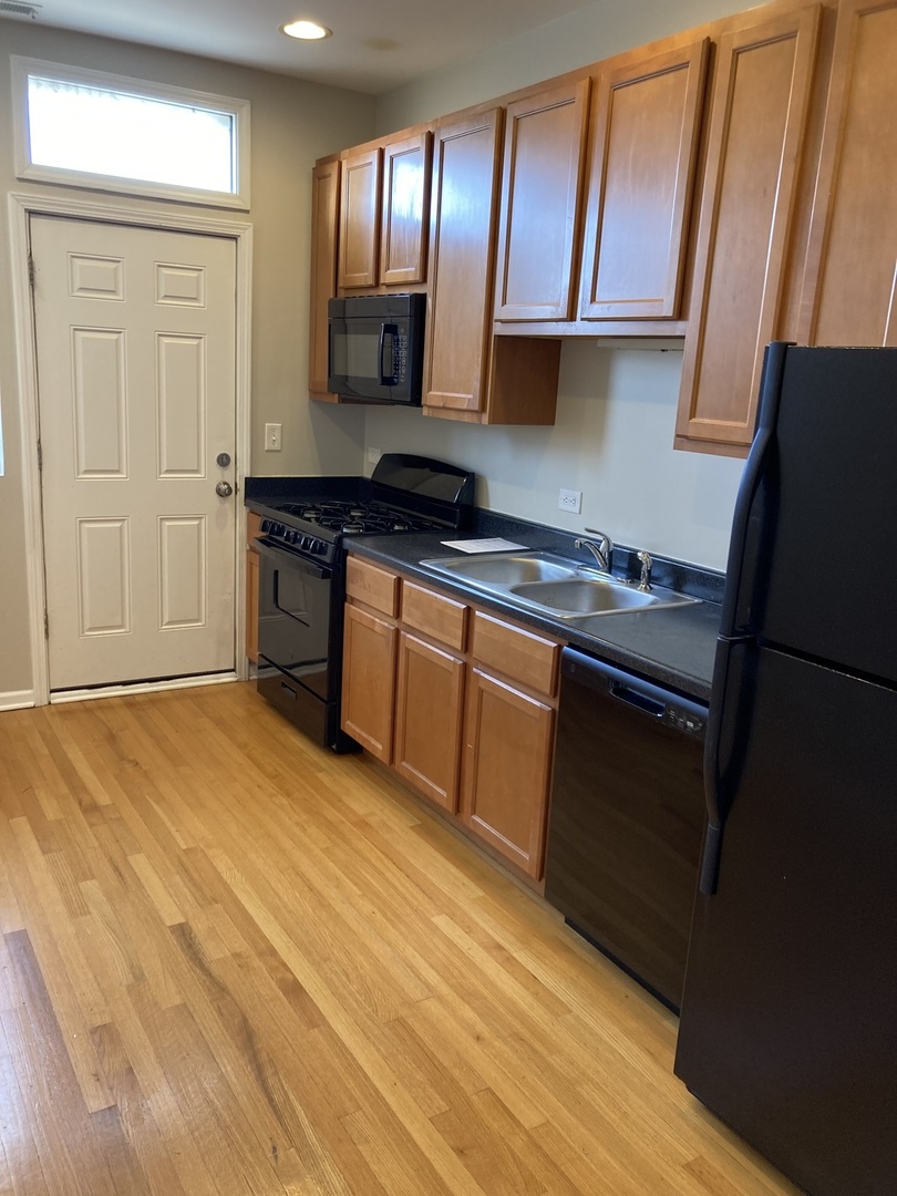 4042 S CALUMET Avenue 3S