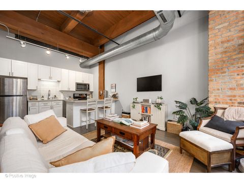 Tiny photo for 1500 W Monroe Street #215, Chicago, IL 60607 (MLS # 12619705)
