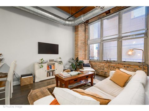 Tiny photo for 1500 W Monroe Street #215, Chicago, IL 60607 (MLS # 12619705)
