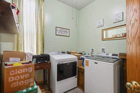 Tiny photo for 2118 W 3rd Street, Davenport, IA 52802 (MLS # 12718905)