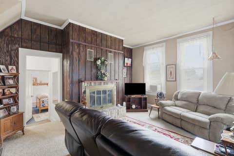 Tiny photo for 2118 W 3rd Street, Davenport, IA 52802 (MLS # 12718905)