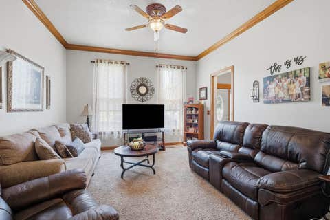 Tiny photo for 2118 W 3rd Street, Davenport, IA 52802 (MLS # 12718905)